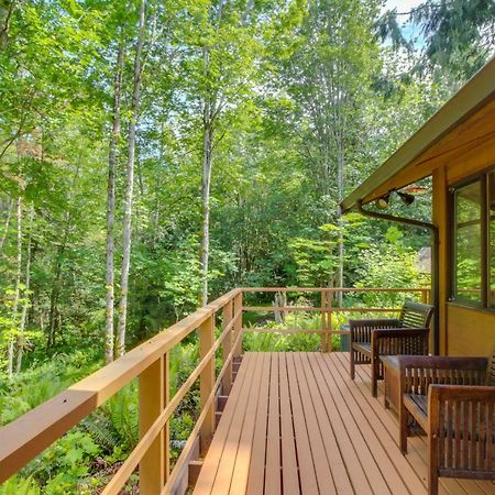 Вилла Sleeping Raven Woodland Retreat Порт-Анджелес Экстерьер фото