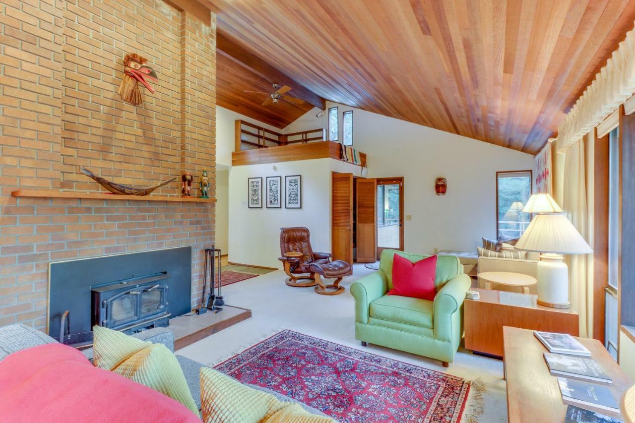 Вилла Sleeping Raven Woodland Retreat Порт-Анджелес Экстерьер фото